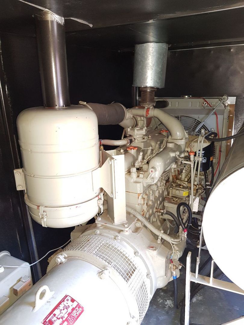 Notstromaggregat 110kVA - 2,7t Anhänger - ca. 300 Betriebsstunden