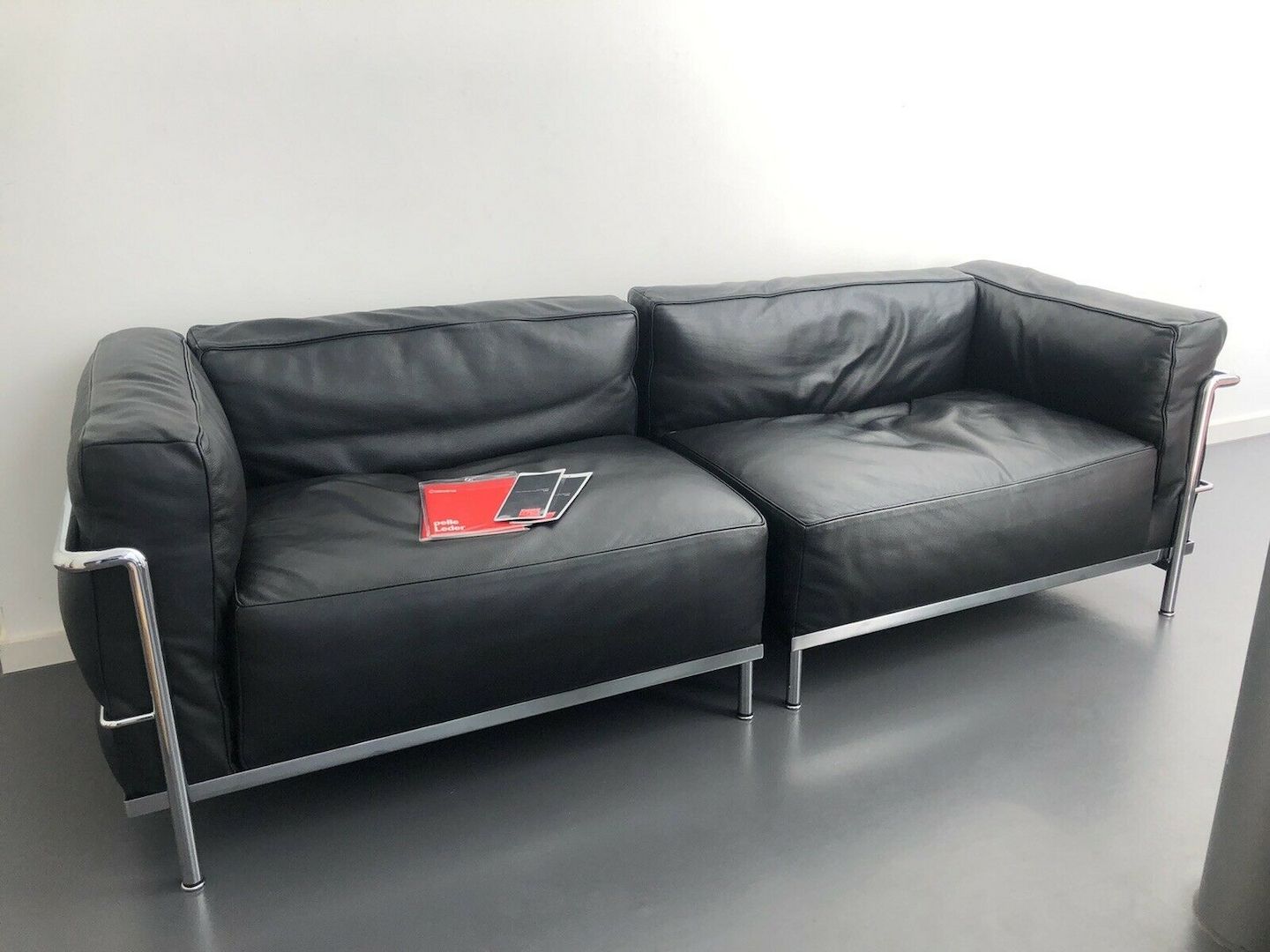 2 Original CASSINA LC3 Méridienne Le Corbusier Links und Rechts