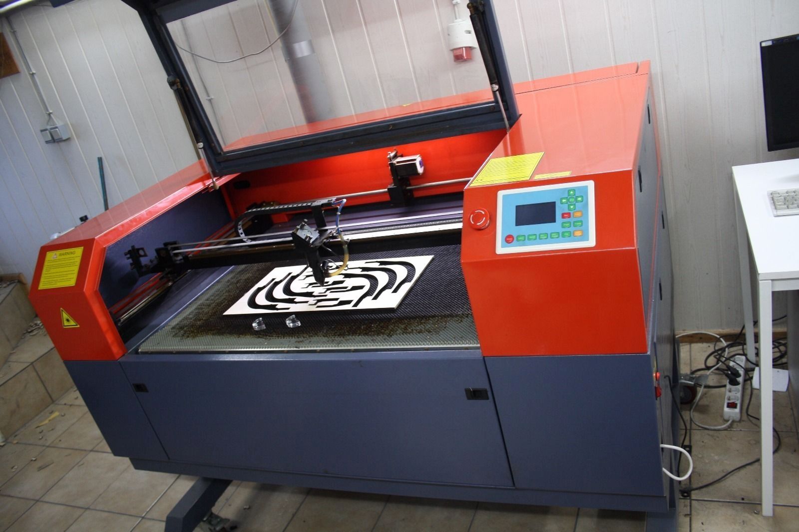 Co2 Laser 80W Laserschneiden Lasergravur Rundgravureinrichtung inkl. PC