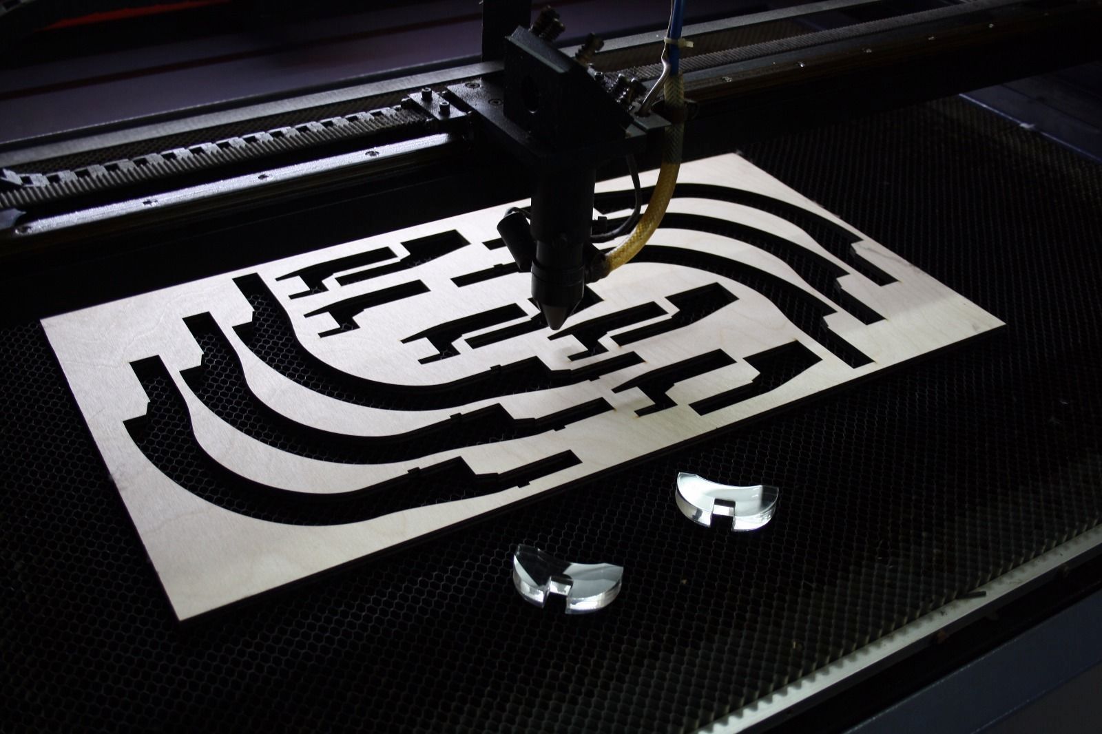 Co2 Laser 80W Laserschneiden Lasergravur Rundgravureinrichtung inkl. PC