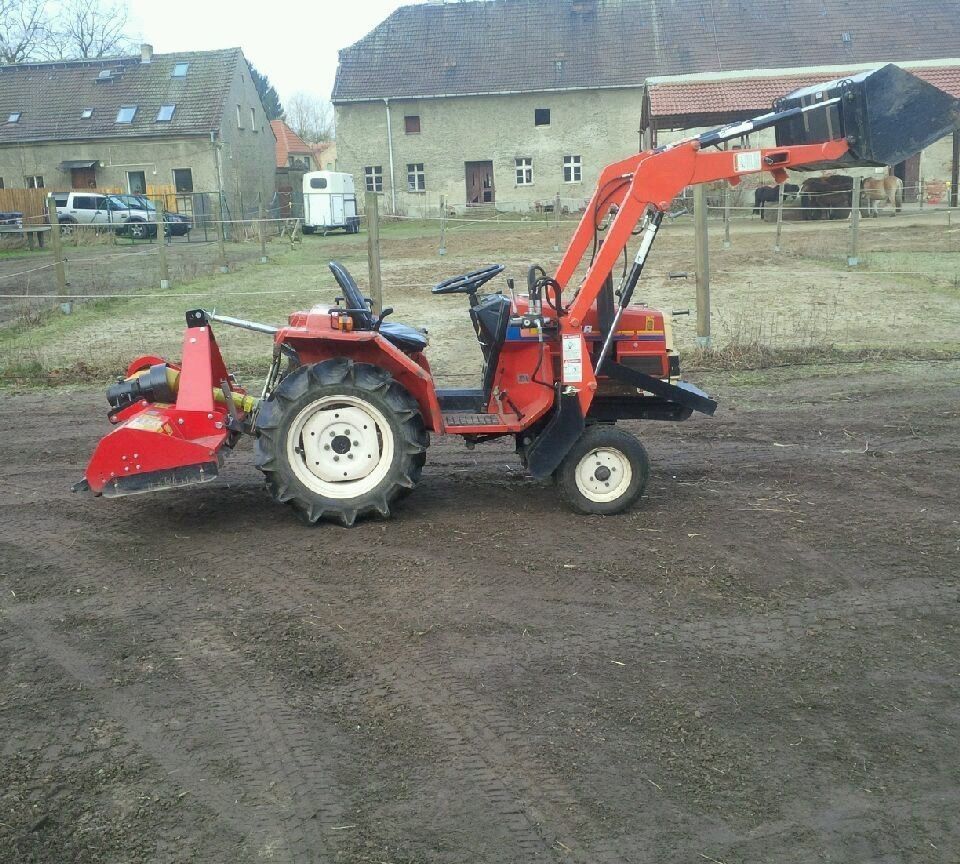 Frontlader Kleintraktor Yanmar