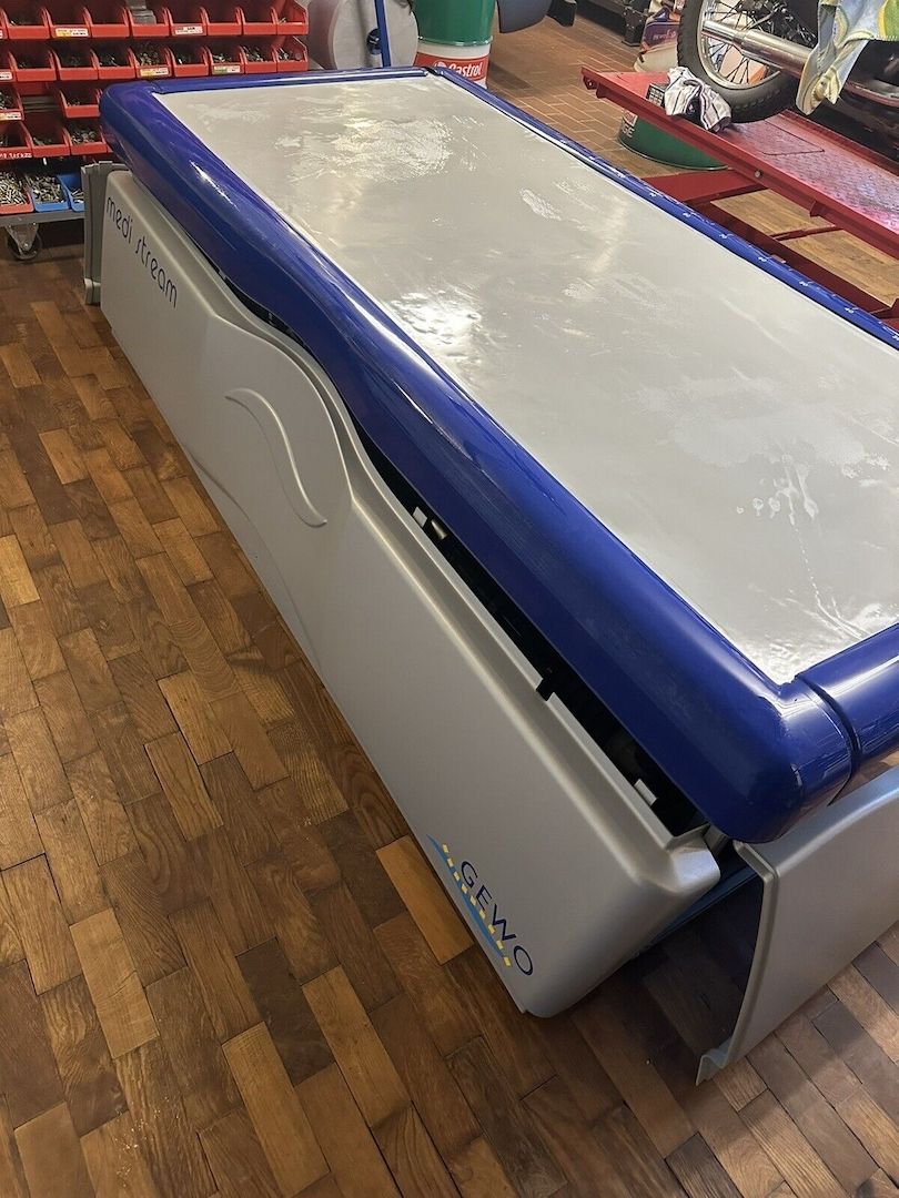 medistream Wasser-Massage-Therapieliege Überwasser-Massageliege