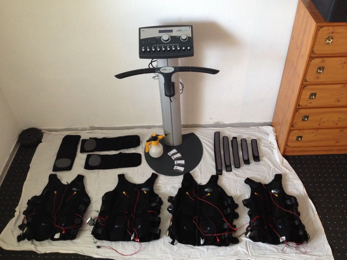 Miha Bodytec EMS-Gerät komplett Set