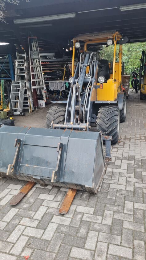 Radlader Eurotrac W12 Hoflader mit Schaufel und Palettengabel 1650 Betr.Std.