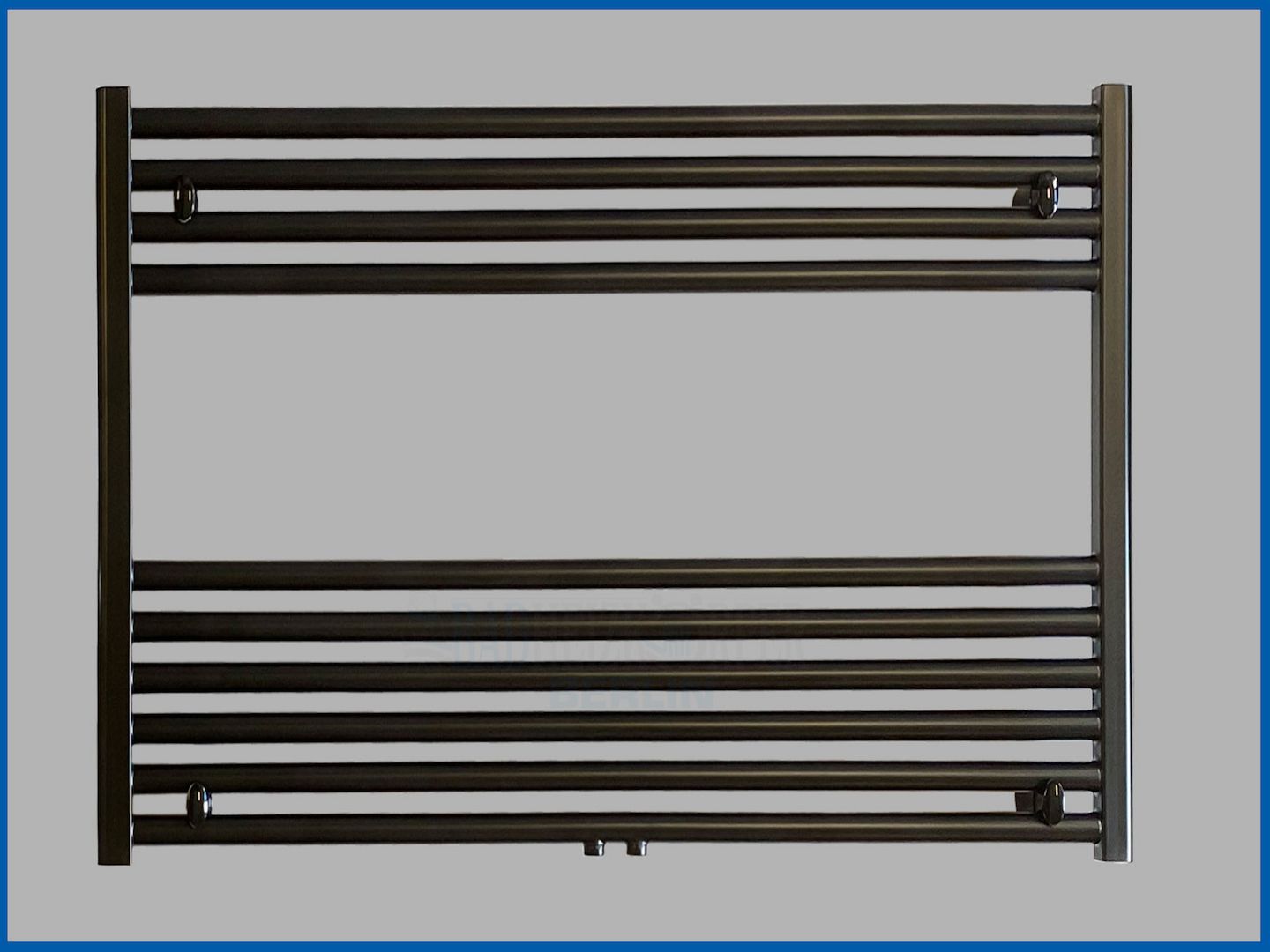 Badheizkörper SMYRNA PLUS Schwarz Matt  Breite: 1000 mm. Höhe: 600 mm. Badheizkörper SMYRNA PLUS Schwarz Matt  Breite: 1000 mm. Höhe: 600 mm.