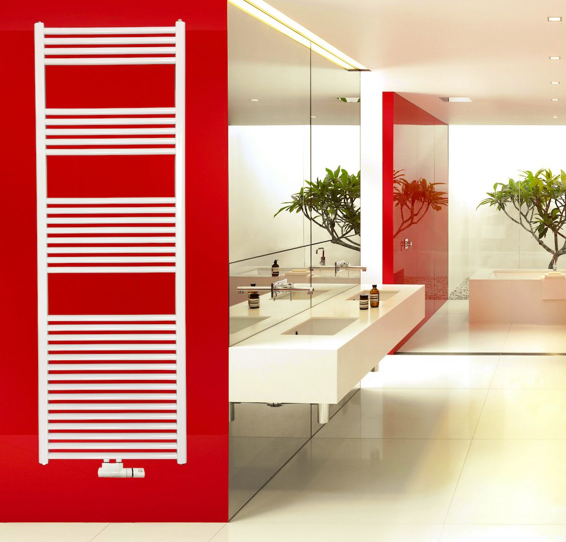 Badheizkörper SMYRNA Weiß 600 x 1600 mm. Gerade Mittelanschluss Badheizkörper SMYRNA Weiß 600 x 1600 mm. Gerade Mittelanschluss