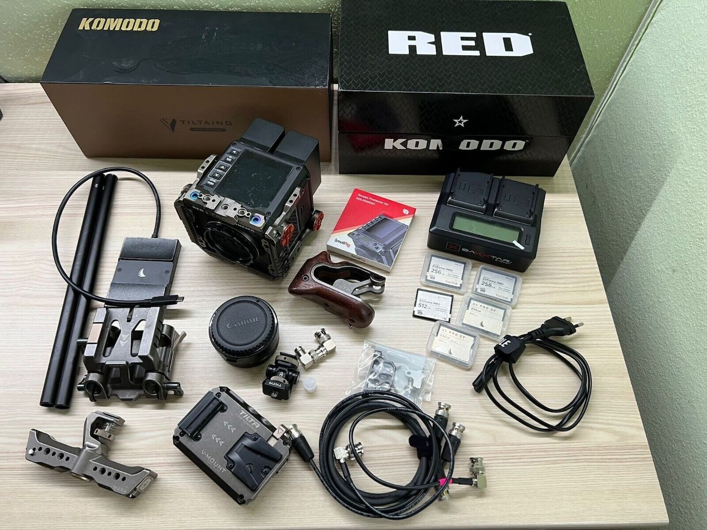RED KOMODO 6K Set | wie neu (50h Laufzeit) Ready-to-Shoot