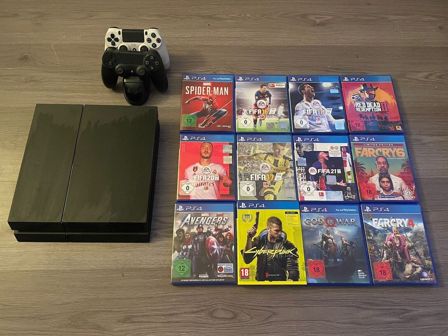 Playstation 4 mit 12 spielen