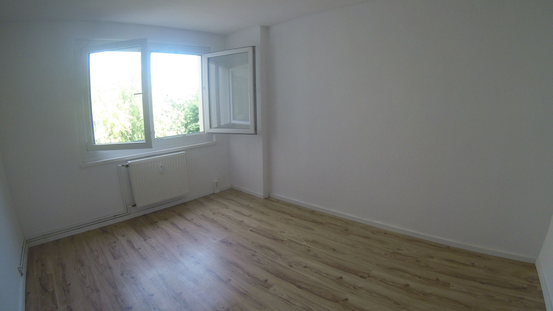 Mit Übernahme der Küche - Nähe U-S Bahn -Süd Balkon Mit Übernahme der Küche - Nähe U-S Bahn -Süd Balkon