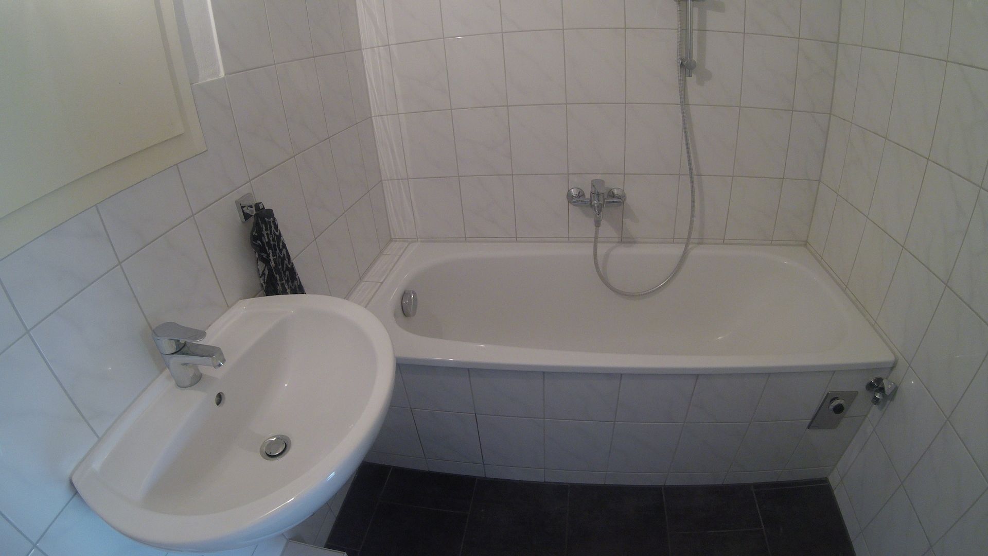 Mit Übernahme der Küche - Nähe U-S Bahn -Süd Balkon Mit Übernahme der Küche - Nähe U-S Bahn -Süd Balkon