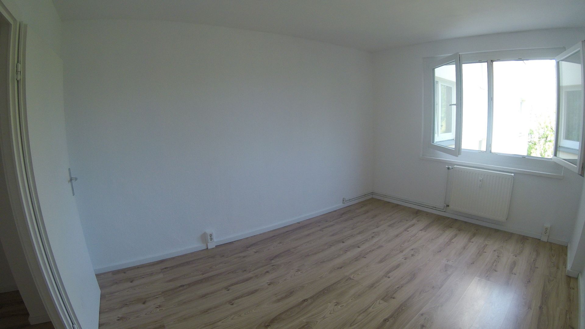 Mit Übernahme der Küche - Nähe U-S Bahn -Süd Balkon Mit Übernahme der Küche - Nähe U-S Bahn -Süd Balkon