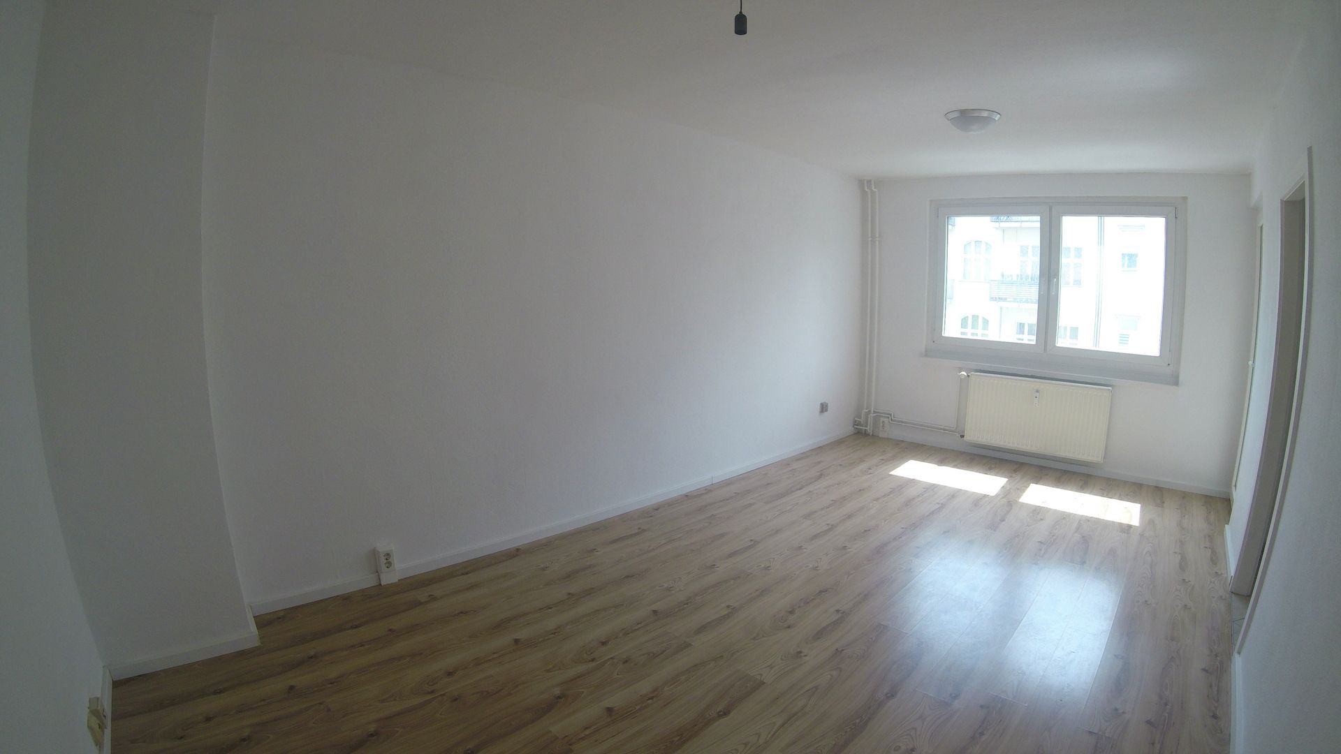 Mit Übernahme der Küche - Nähe U-S Bahn -Süd Balkon Mit Übernahme der Küche - Nähe U-S Bahn -Süd Balkon