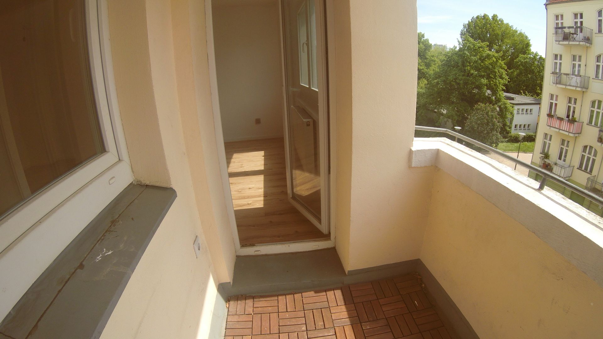 Mit Übernahme der Küche - Nähe U-S Bahn -Süd Balkon Mit Übernahme der Küche - Nähe U-S Bahn -Süd Balkon