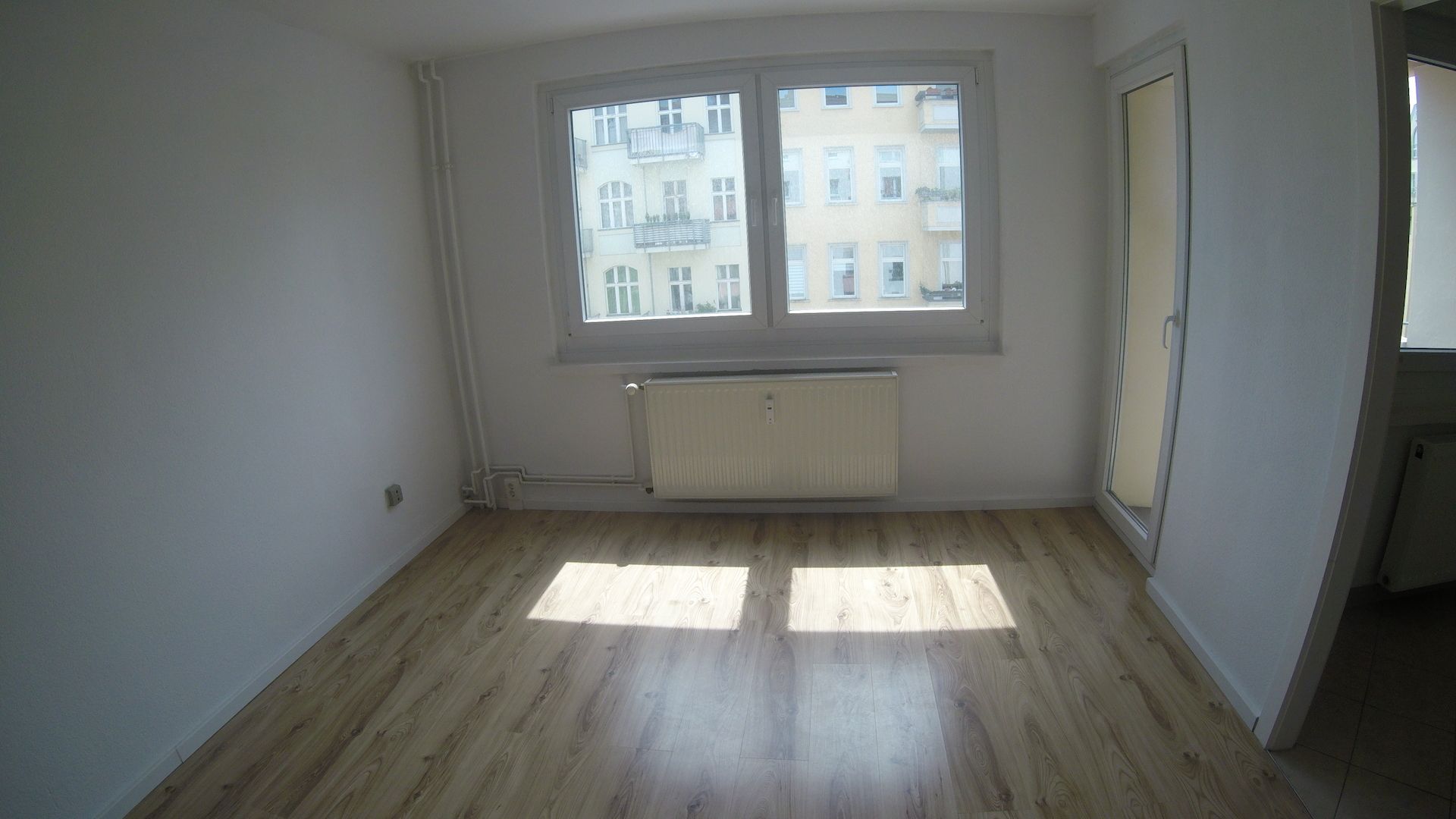 Mit Übernahme der Küche - Nähe U-S Bahn -Süd Balkon Mit Übernahme der Küche - Nähe U-S Bahn -Süd Balkon