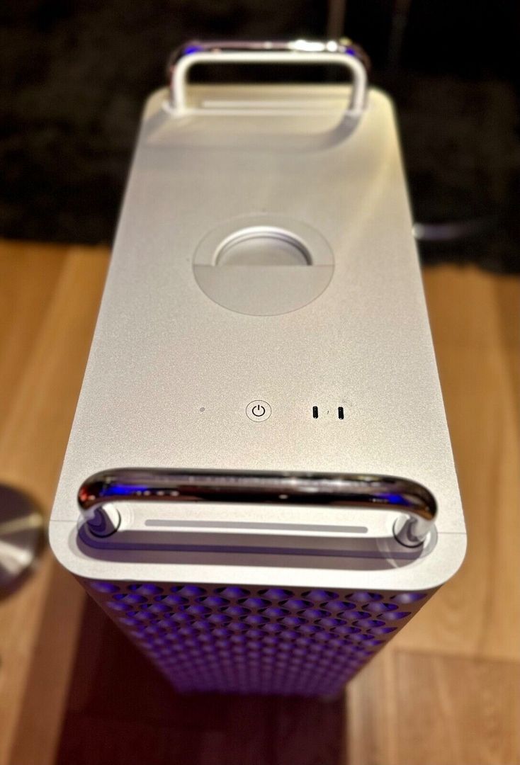 Mac Pro 7.1, 16 Core, 3,2 GHZ, 224 GB RAM