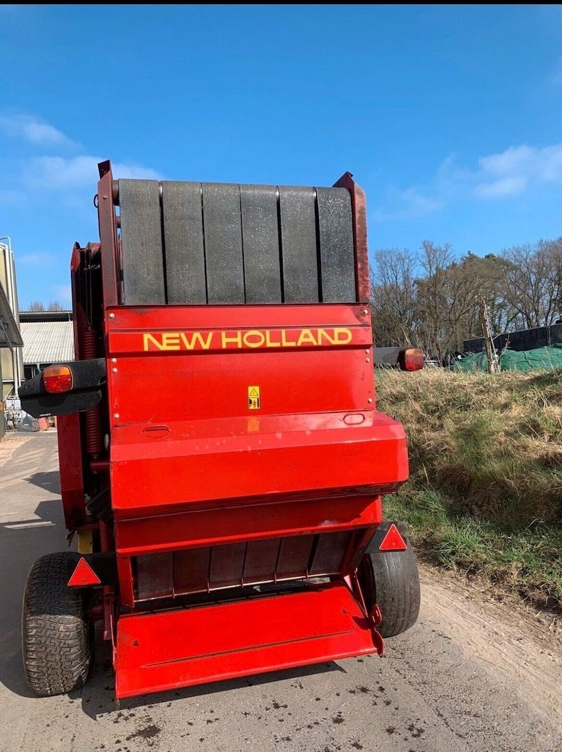 rundballenpresse New Holland 654