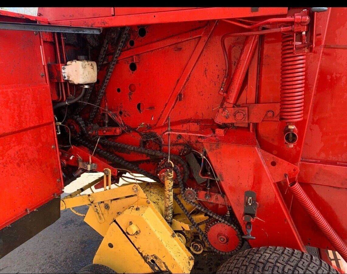 rundballenpresse New Holland 654