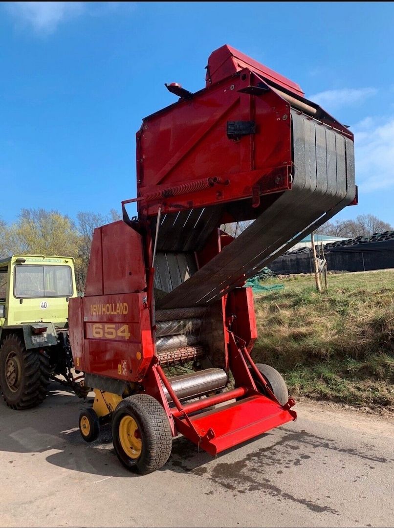 rundballenpresse New Holland 654