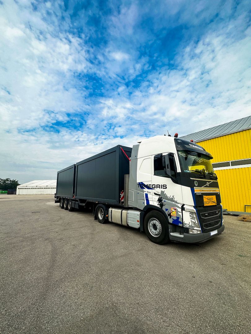 Logistik - Übergroße Fracht und andere Dienstleistungen