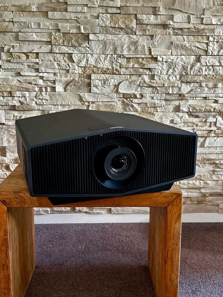 Sony VPL-XW5000ES 2160p Laser Projektor