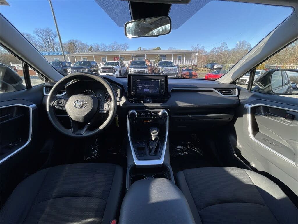 2019 Toyota RAV4 LE FWD 2019 Toyota RAV4 LE FWD