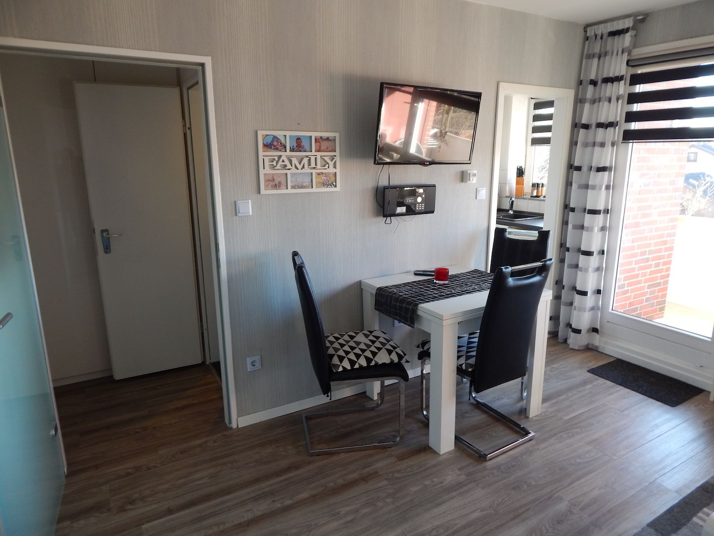 Urlaub an der See Horumersiel / FEWO für 2 Per. mit Schwimmbad Urlaub an der See Horumersiel / FEWO für 2 Per. mit Schwimmbad