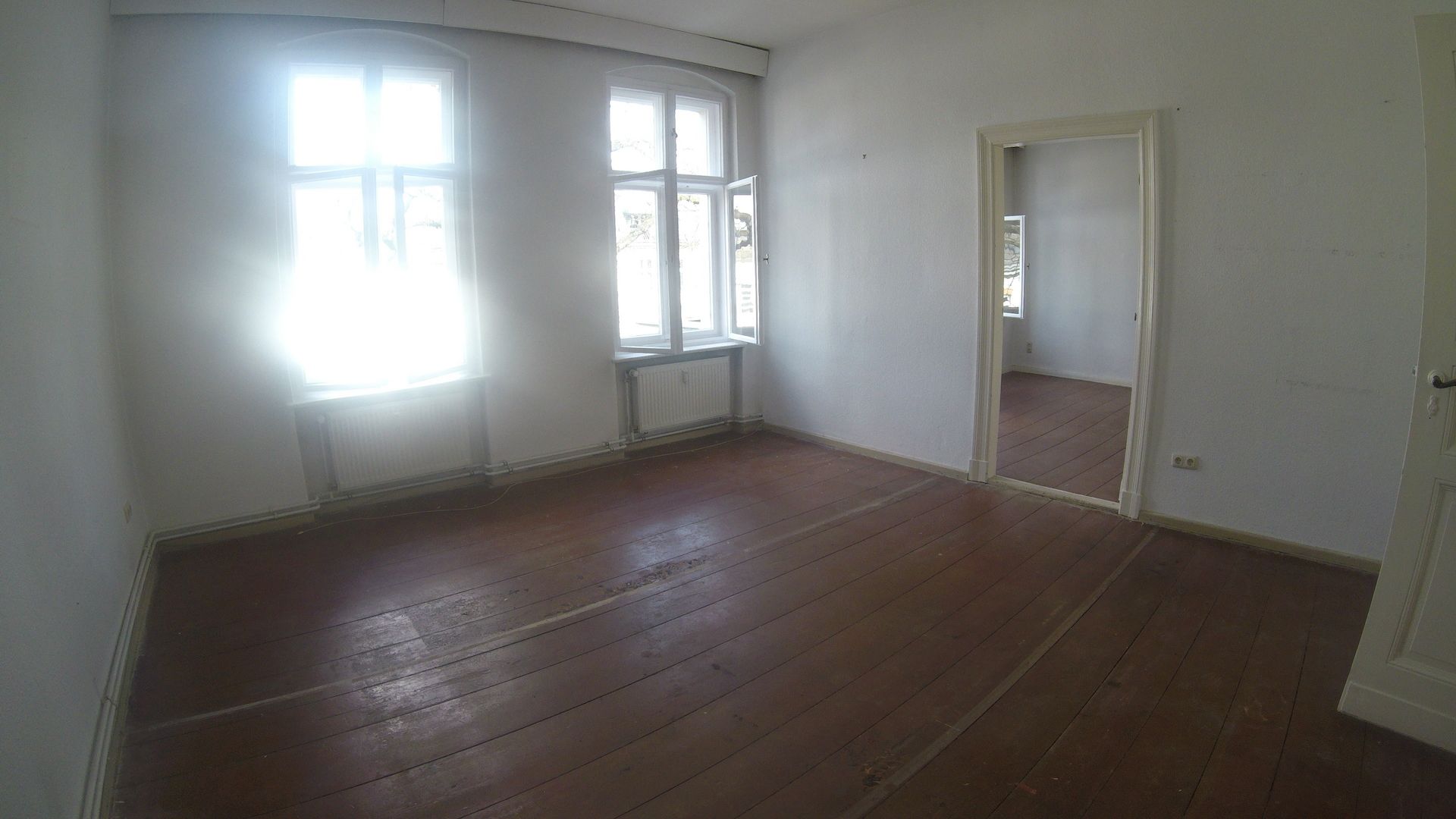vor der Sanierung  #Mietwohnung 3 Zimmer mit großen  #Balkon, kleines Duschbad, große Wohnküche vor der Sanierung  #Mietwohnung 3 Zimmer mit großen  #Balkon, kleines Duschbad, große Wohnküche
