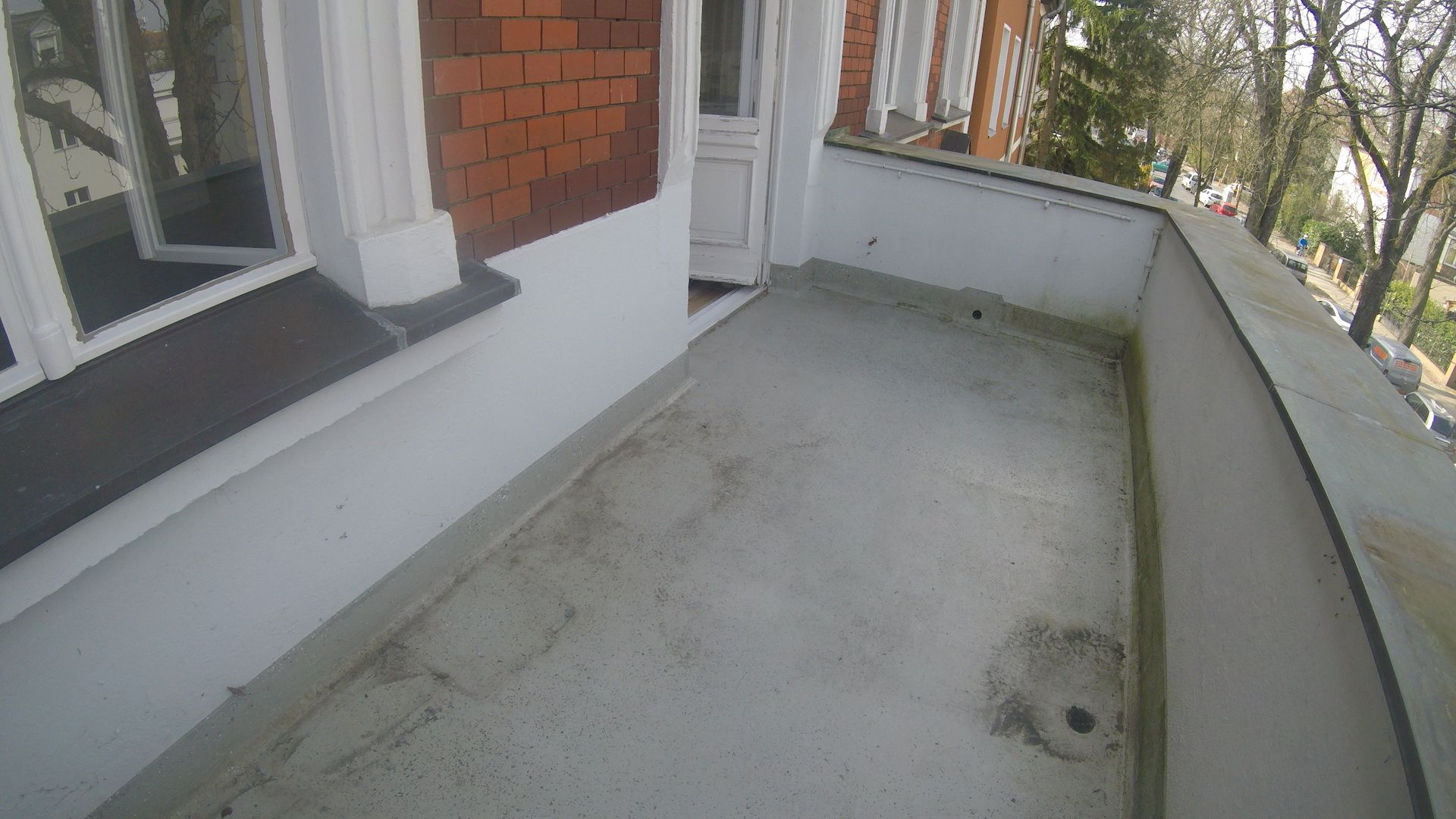 vor der Sanierung  #Mietwohnung 3 Zimmer mit großen  #Balkon, kleines Duschbad, große Wohnküche vor der Sanierung  #Mietwohnung 3 Zimmer mit großen  #Balkon, kleines Duschbad, große Wohnküche