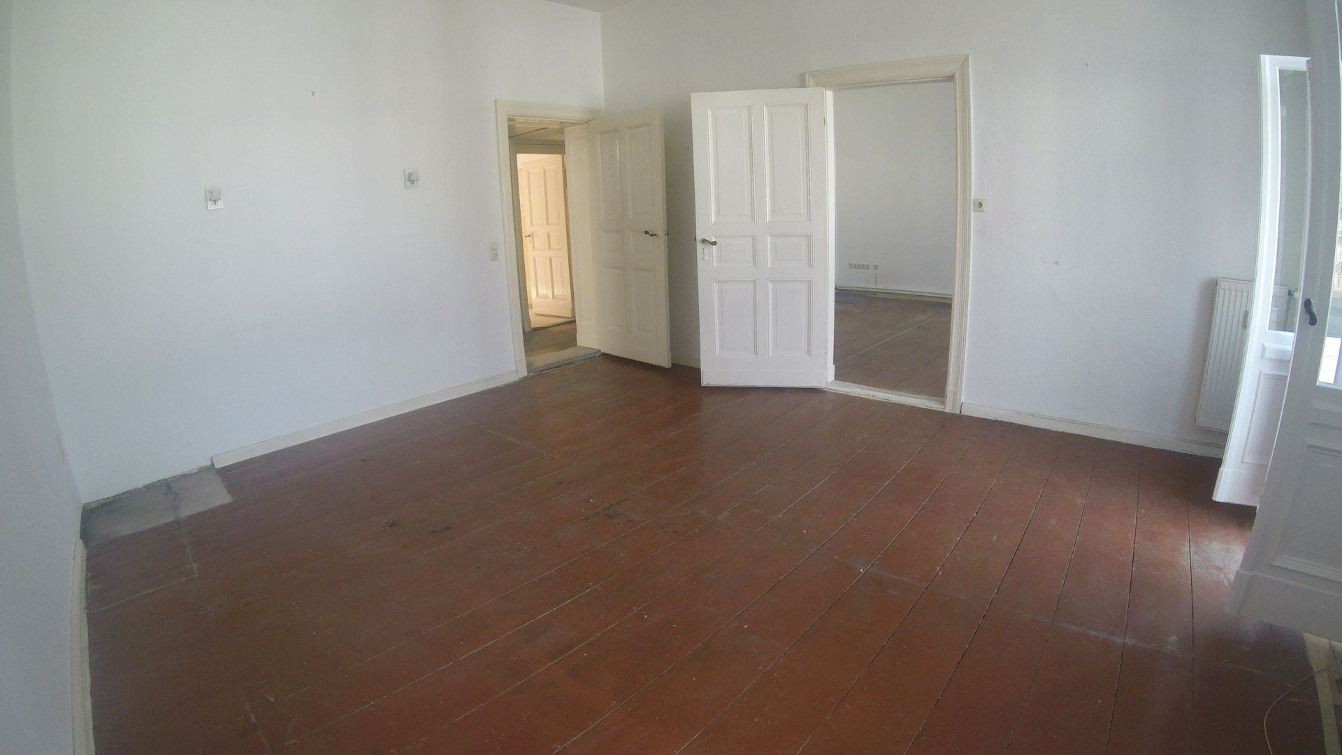 vor der Sanierung  #Mietwohnung 3 Zimmer mit großen  #Balkon, kleines Duschbad, große Wohnküche vor der Sanierung  #Mietwohnung 3 Zimmer mit großen  #Balkon, kleines Duschbad, große Wohnküche