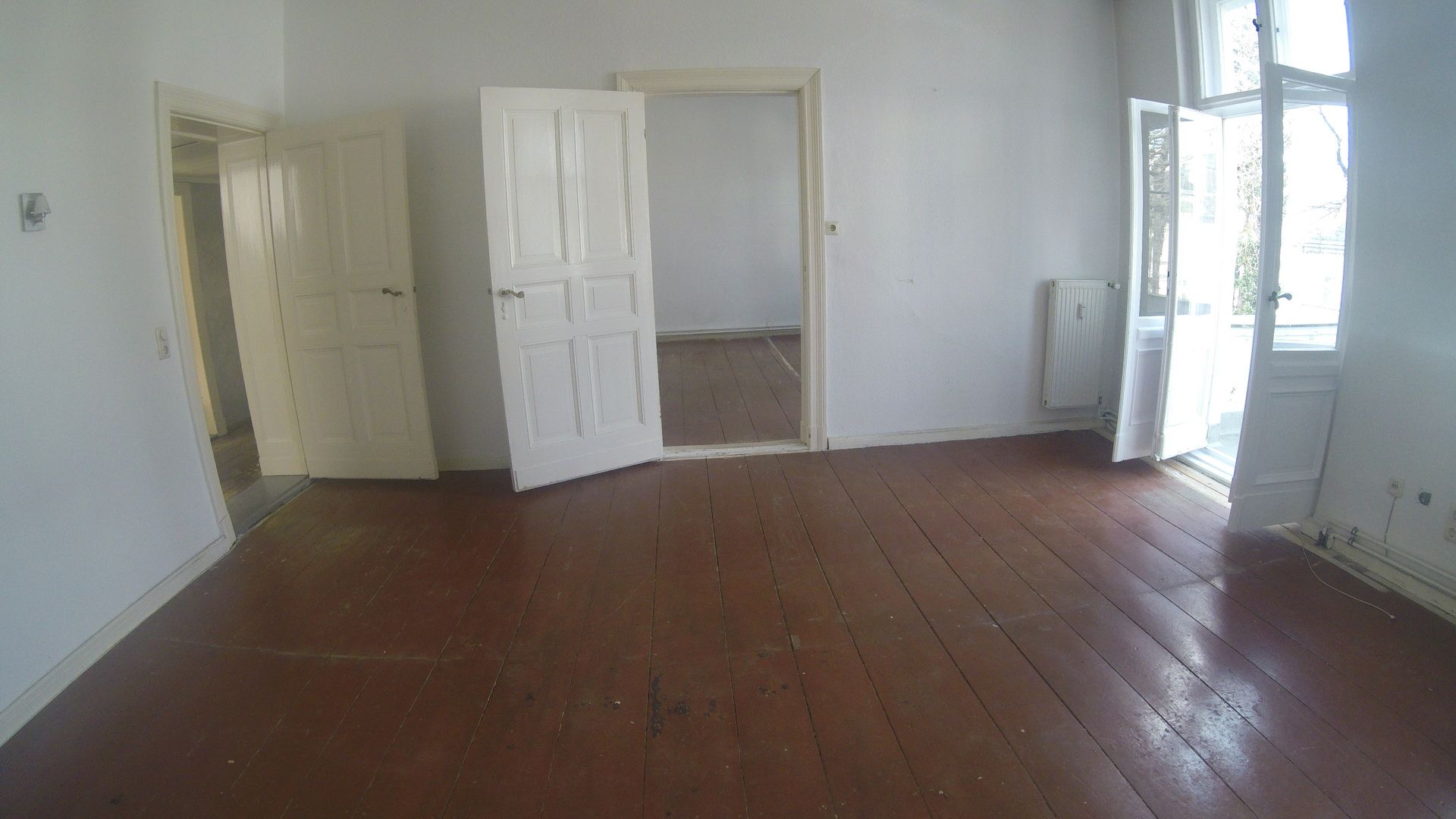 vor der Sanierung  #Mietwohnung 3 Zimmer mit großen  #Balkon, kleines Duschbad, große Wohnküche vor der Sanierung  #Mietwohnung 3 Zimmer mit großen  #Balkon, kleines Duschbad, große Wohnküche