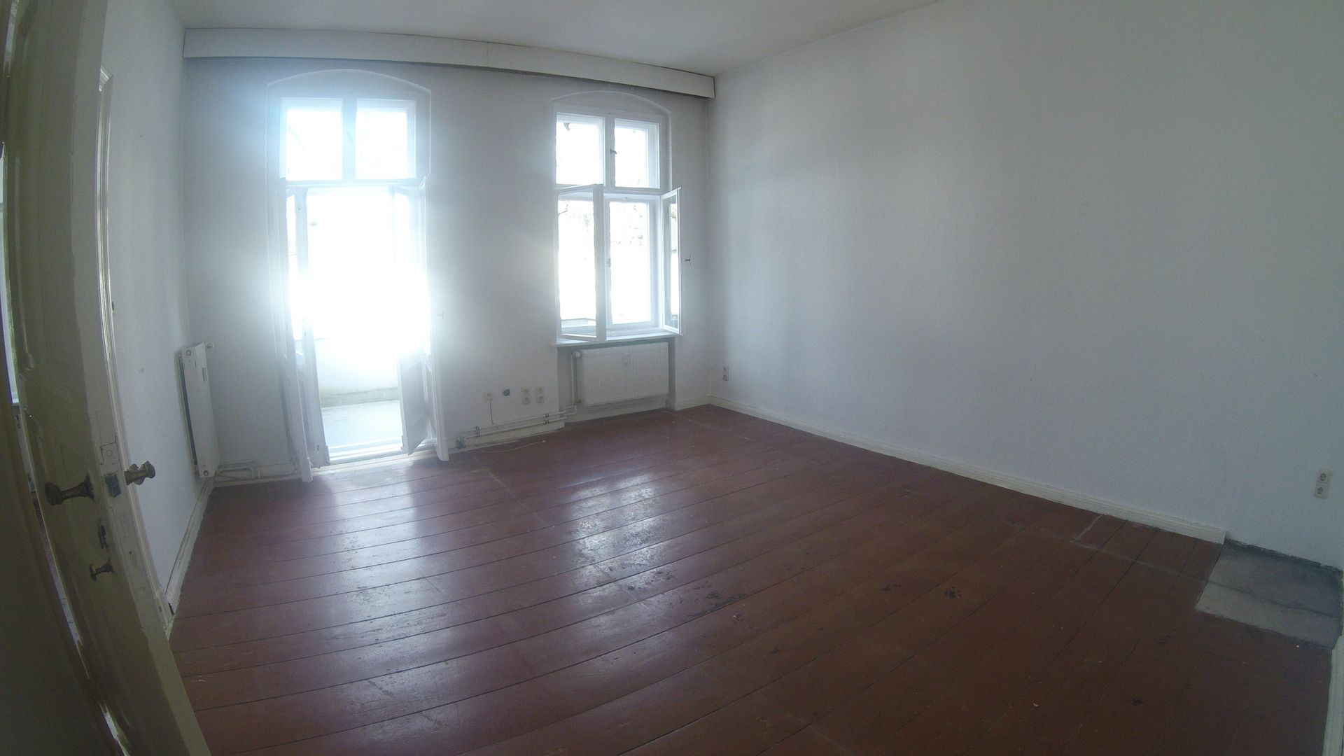 vor der Sanierung  #Mietwohnung 3 Zimmer mit großen  #Balkon, kleines Duschbad, große Wohnküche vor der Sanierung  #Mietwohnung 3 Zimmer mit großen  #Balkon, kleines Duschbad, große Wohnküche
