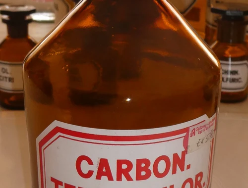 Apothekerflasche. Carbon.Tetrachlor