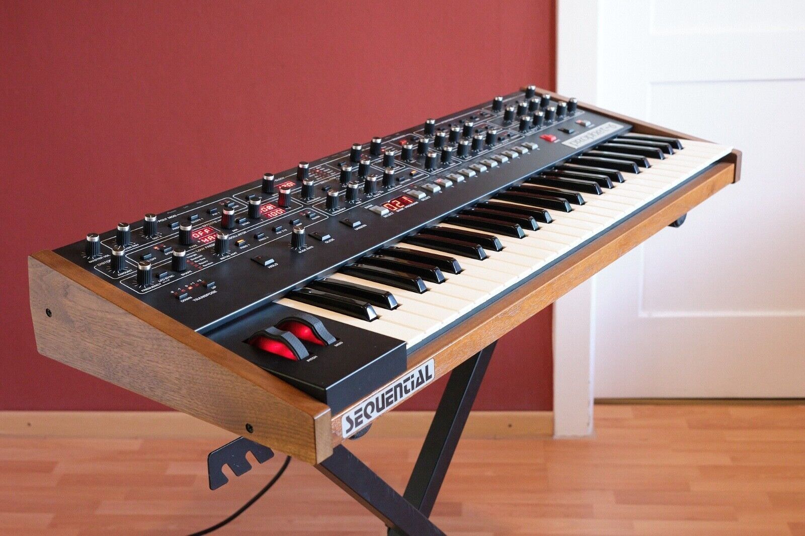 Sequential Prophet 6 Analoger Synthesizer