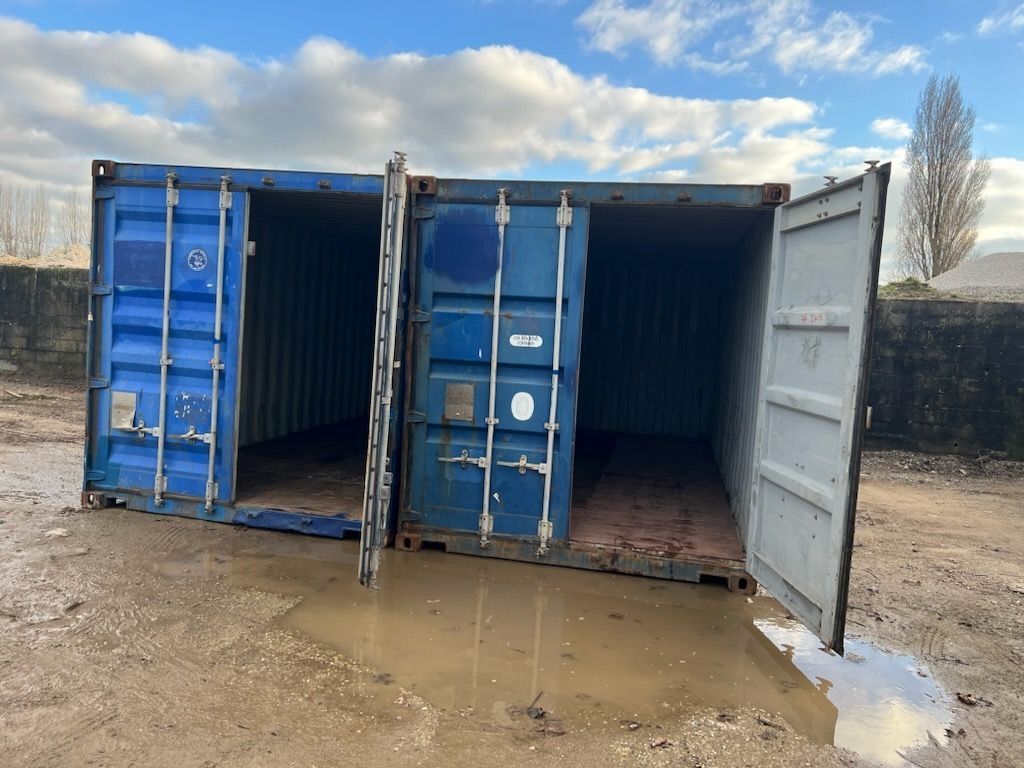 Neue und gebrauchte Seecontainer 6 und 12 Meter
