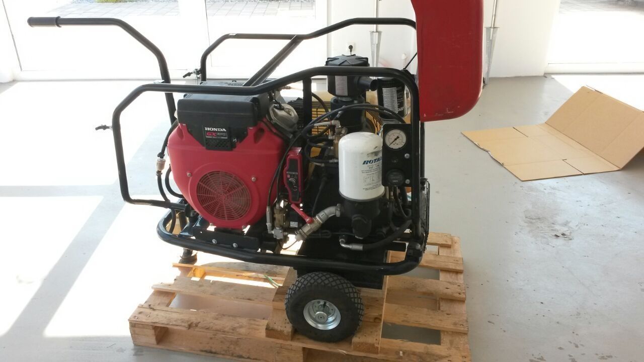 Mobiler Kompressor Honda VRK 208 Druckluft min. 1600lmin 8bar Mobiler Kompressor Honda VRK 208 Druckluft min. 1600lmin 8bar
