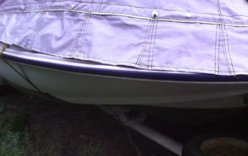 Motoryacht Motorboot Sportboot mit Motor+Strassentrailer+Persenning+Polster .