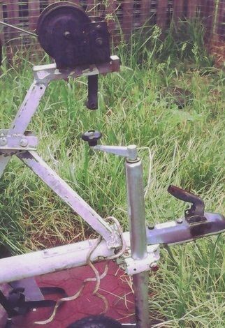 Motoryacht Motorboot Sportboot mit Motor+Strassentrailer+Persenning+Polster .