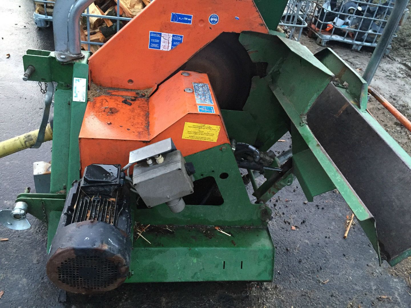 Posch CutMaster 700 Comfort mit Hydraulisch betriebenen Förderband