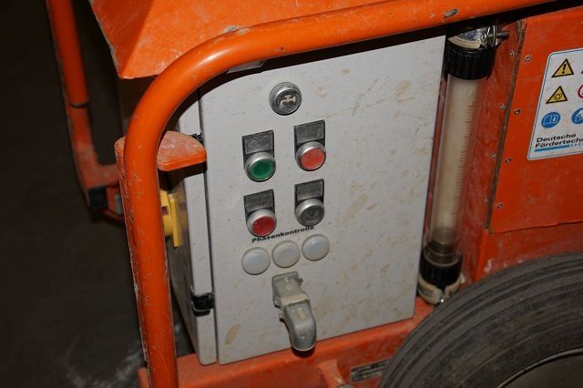 Putzmaschine UMP1, L-Power,mit Druckerhöhungspumpe, 4,4 kW