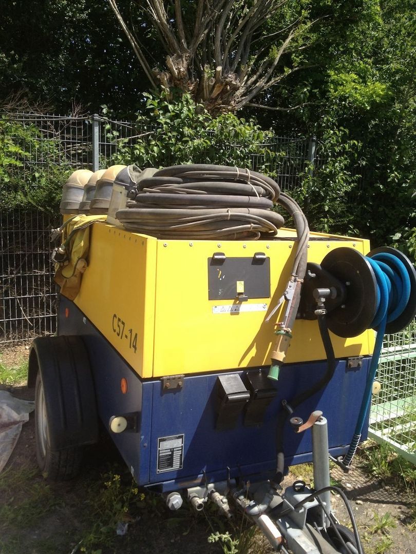Sandstrahlanlage  Compressor  Mobile Strahlanlage