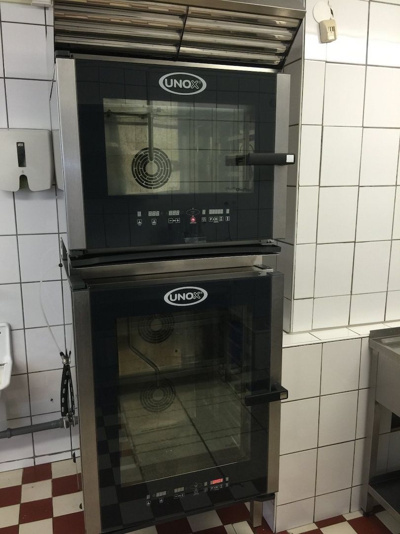 UNOX Doppel-Konvektomat mit Abzugshaube