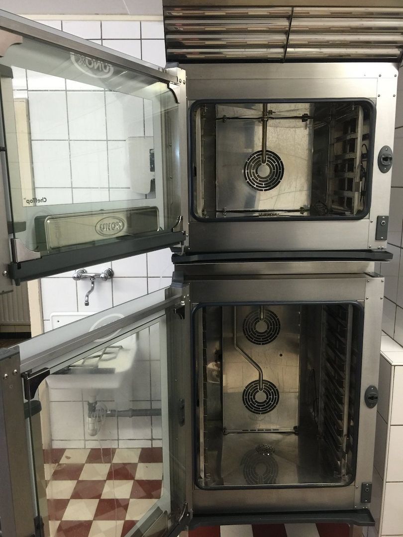 UNOX Doppel-Konvektomat mit Abzugshaube