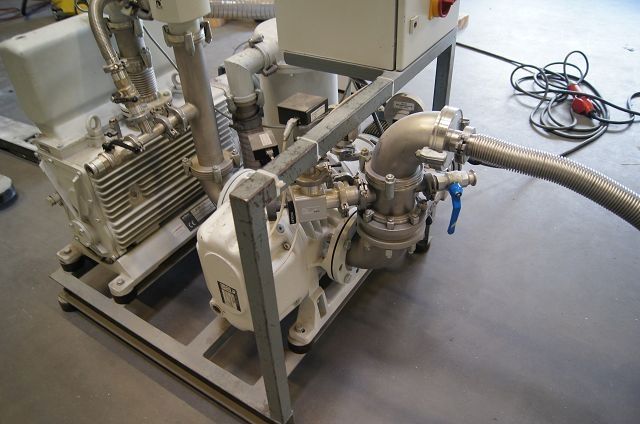 Vakuum-Pumpenstand, Hersteller OERLIKON Leybold , Typ DK200-11116