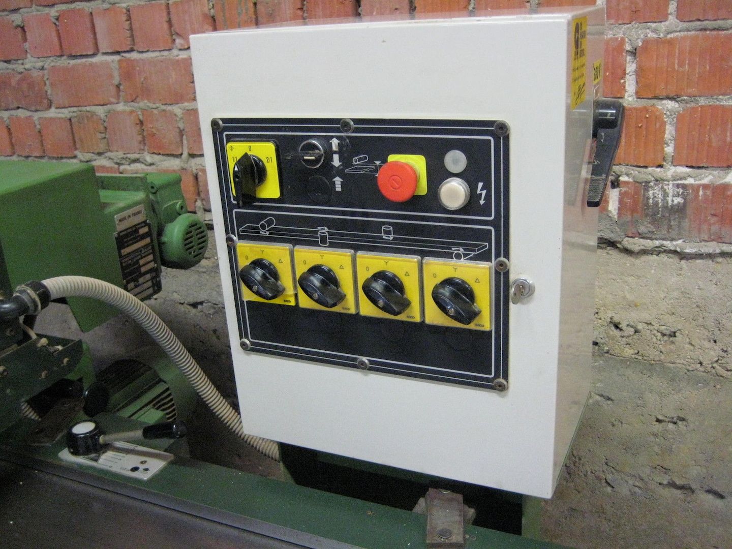 Vierseitenhobelmaschine