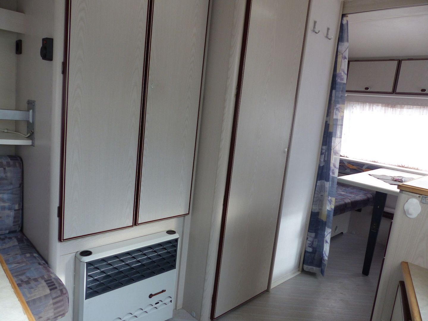 Wohnwagen KNAUS SÜDWIND Bj. 1991 TÜV und GAS neu REISEFERTIG