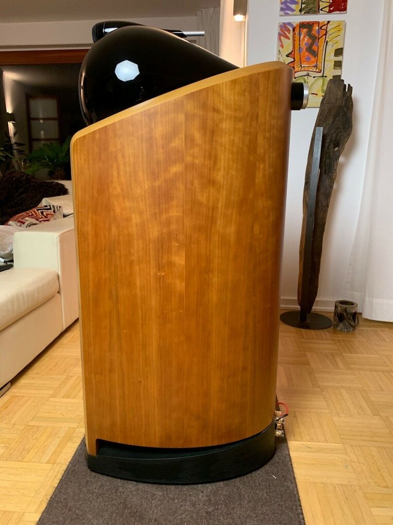 Bowers & Wilkins B&W Nautilus 802 1 Box