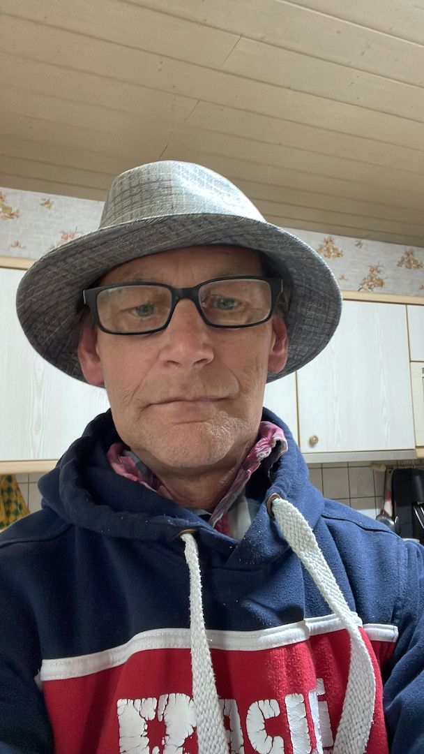 Hausbesitzer im schönen Kreis Ostholstein .sucht Mitbewohnerin