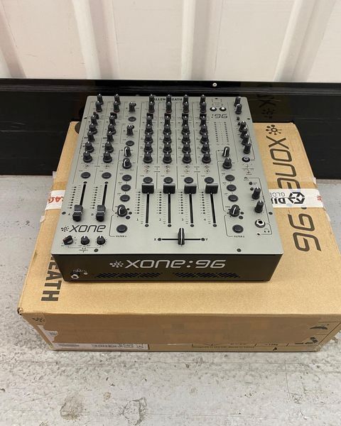 Pioneer CDJ-3000 Multi-Player, Pioneer DJM-A9 DJ Mixer, Pioneer DJM-V10-LF DJ-Mixer, Pioneer DJM-S11