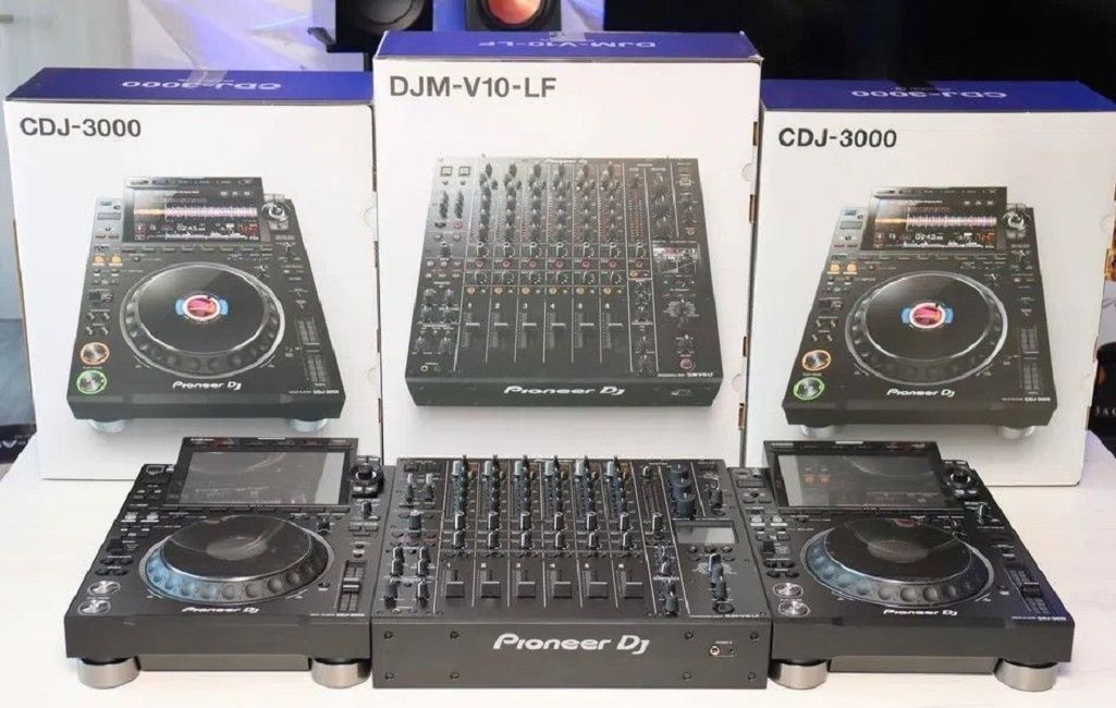 Pioneer CDJ-3000 / Pioneer DJM-A9 / Pioneer DJM-V10-LF / Pioneer CDJ-2000NXS2 / Pioneer DJM-900NXS2