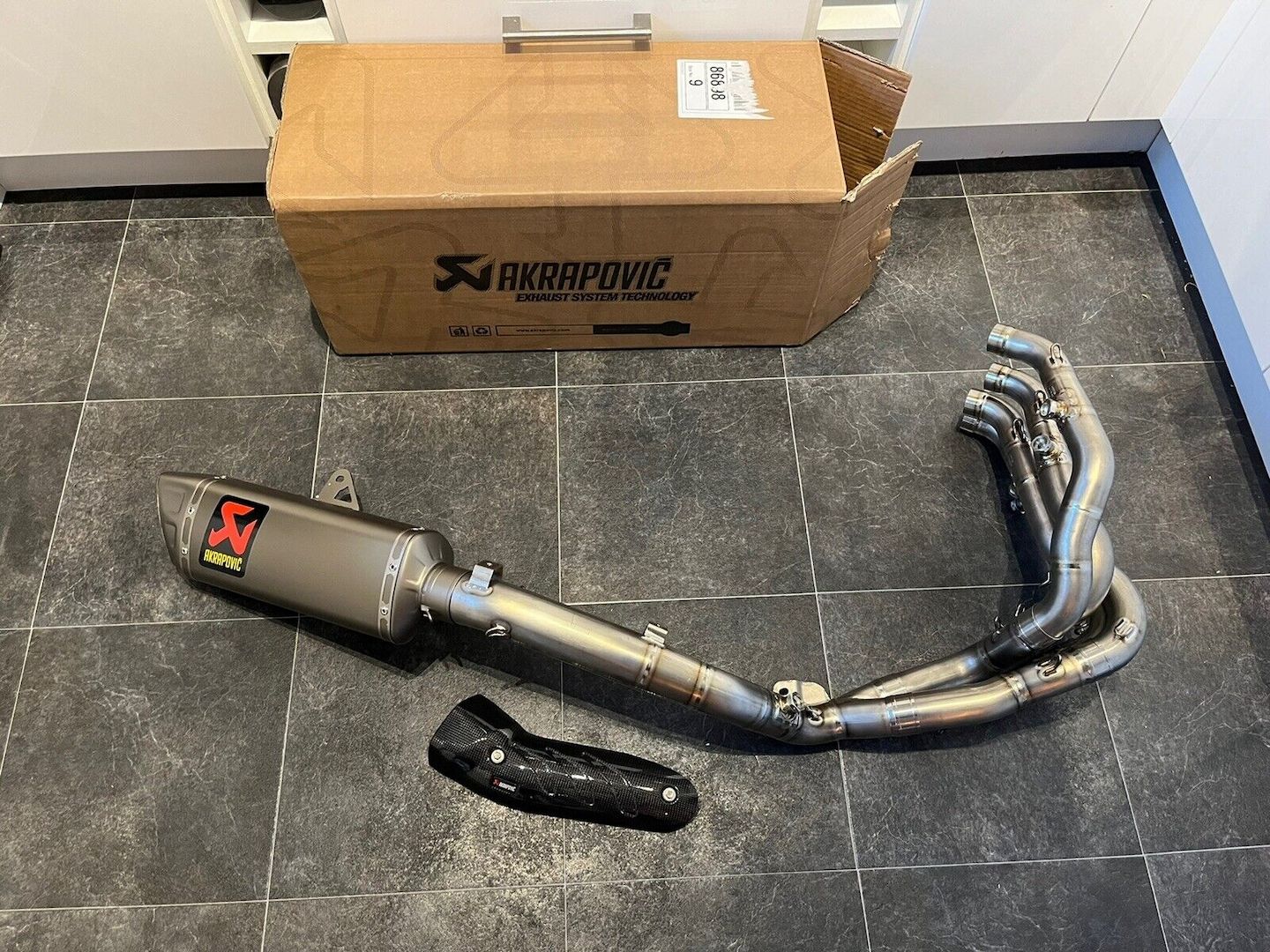 Akrapovic R&D Honda CBR1000RR Volltitan BSB Rennsystem
